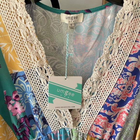 Umgee Lace V Neck Bell Sleeve Floral Dress… - Picture 3 of 7